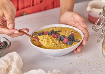 Porridge de avena antiinflamatorio con frutos rojos